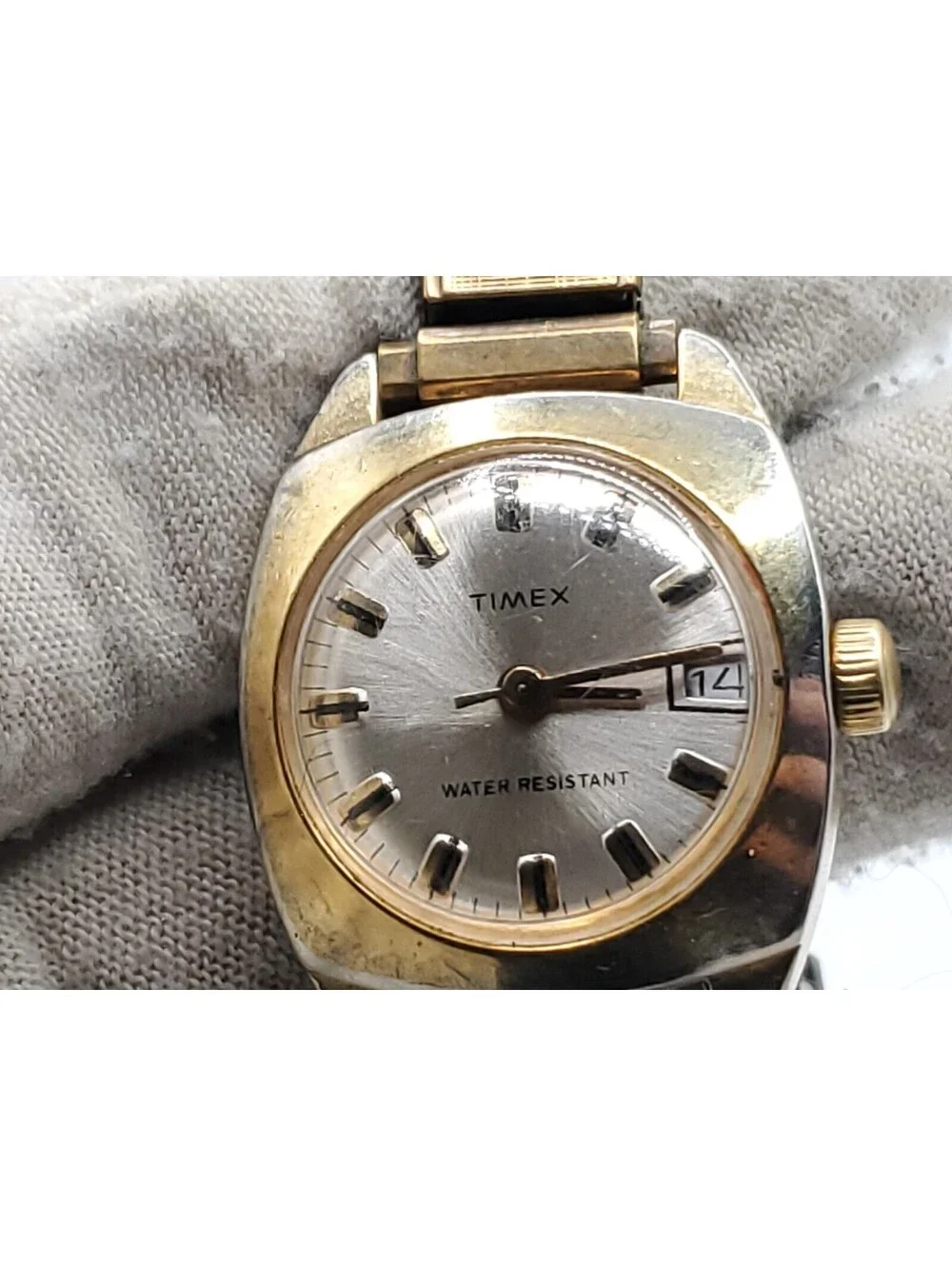 Timex Mechanical  Water Resistance Watch Womens For Parts Or Repair 24mm